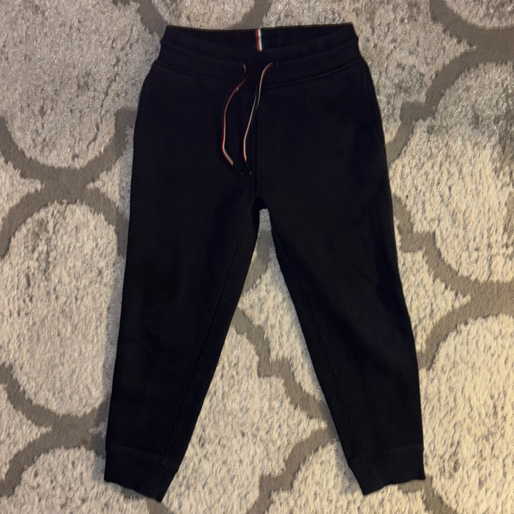 Navy blue Tommy Hilfiger jogger sweatpants size small 6/7